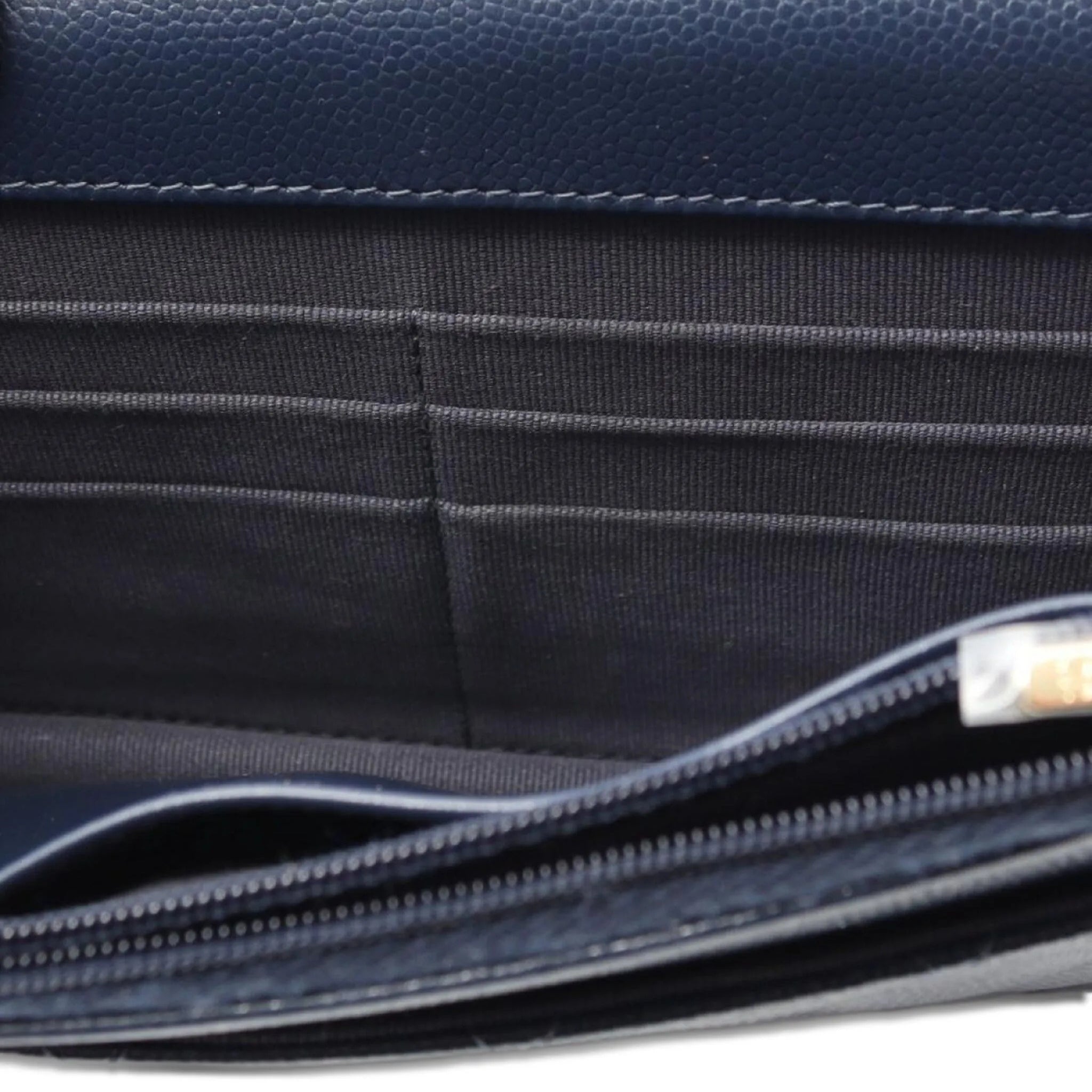 CHANEL Pre-Owned 2021 Caviar-leather chain wallet