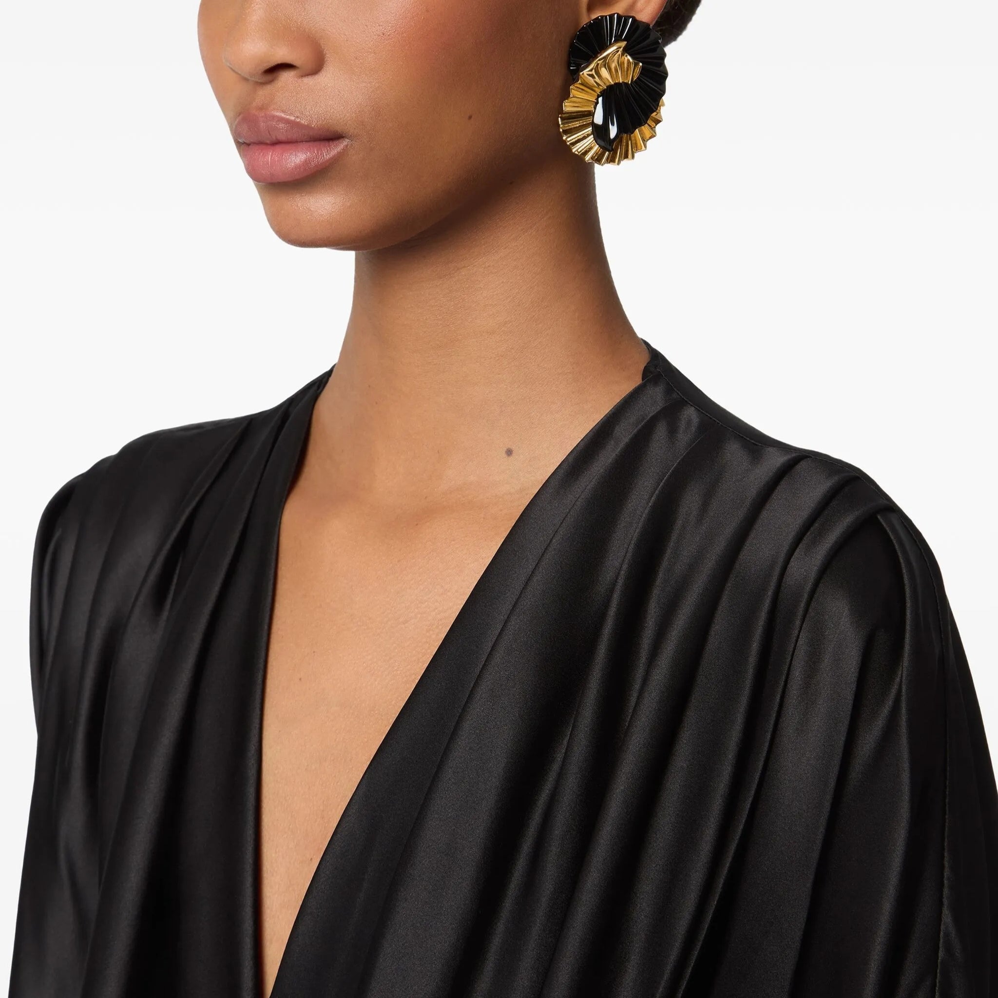 Nina Ricci Fluid Wings pleated earrings